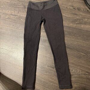 TNA leggings Black Dark Grey | Aritzia